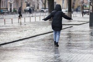 На дорогах буде слизько: на Волині жовтий рівень небезпечності
