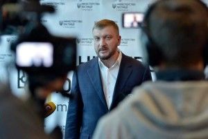 90 тисяч українців втратили право керувати автівою через несплату аліментів