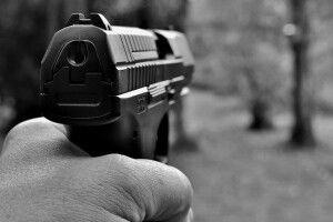 У Кропивницькому обстріляли будинок прокурора