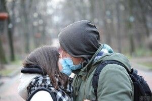 Коли українцям очікувати пік захворюваності на коронавірус 