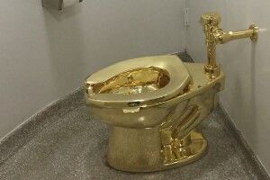 З палацу, де народився Черчілль, вкрали... золотий унітаз