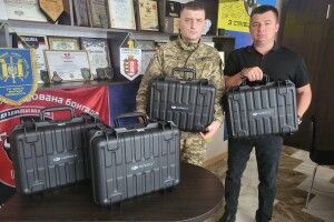 Громада з Волині передала військовим партію квадрокоптерів