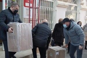 Медичні заклади Вінниччини отримали кисневі концентратори від Порошенка