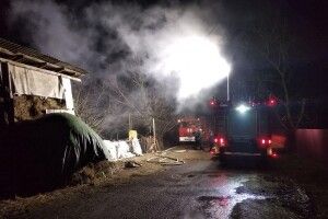 У Нововолинську горіла господарська будівля