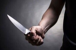 Волинянин встромив співмешканці ножа у спину
