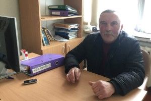 Понад 30 років директор школи... розміновує село 