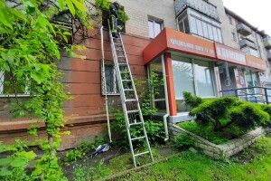 80-річна рівнянка сплела канат із постільної білизни, щоб спуститися з вікна