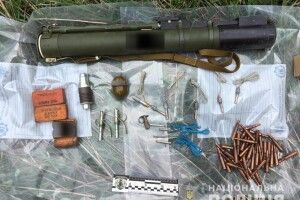 На Рівненщині знайшли схрон із гранатами, тротилом та патронами