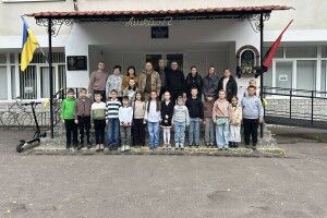 На Волині військовий завітав до рідного ліцею разом із сином і побратимом