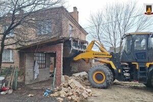 У Луцьку демонтували незаконну споруду (Фото)