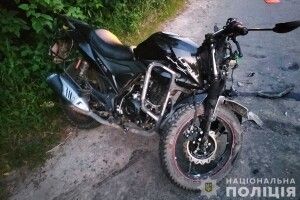 У Луцькому районі під колесами автівки опинився мотоцикліст