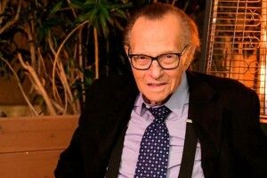 Помер легендарний телеведучий Ларрі Кінг, який кепкував з Ющенка