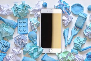 Тепер в Україні можна сортувати сміття за програми на смартфоні (відео)