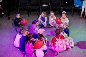 Американські благодійники влаштували свято для маленьких ковельчан