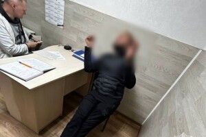 П'яний водій влаштував шоу для патрульних: кричав, втікав та розірвав протоколи