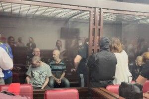 На росії розпочалось судилище над 18 українськими військовополоненими