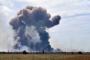 У Страткомі ЗСУ повідомили, скільки техніки росіяни зберігали на аеродромі у Джанкої 