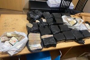 Волинянин хотів приховано ввезти в Україну понад 8 мільйонів гривень 