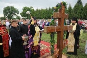 У Дубенському районі освятили наріжний камінь під будівництво нового храму