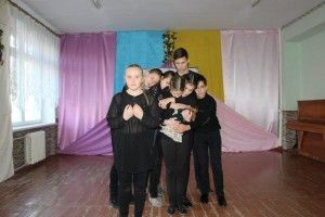 Зворушлива вистава про насильство від юних акторів