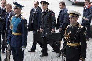 Чи є в «чорній валізці» путіна «червона кнопка» для застосування ядерної зброї