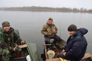 На волинському озері Л’юбязь упіймали рибалок-порушників