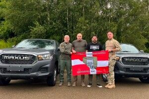 Відомий співак продовжує допомагати волинській бригаді