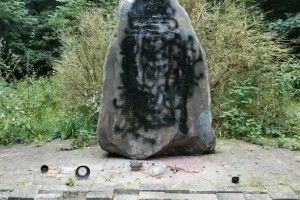У Польщі вандали осквернили місце пам'яті українських воїнів