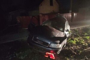  На Волині водій на Audi врізався в електростовп
