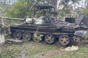 Як окупанти захищають радянські танки від «Джавелінів»: курйозне фото