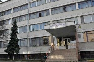 В Івано-Франківську – спалах коронавірусу в обласному перинатальному центрі