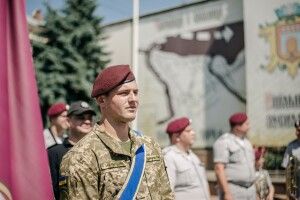 Триста десантників повернулися зі Сходу до Чернівців