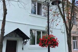 Старе місто в Луцьку стає різнокольоровим (Фото)