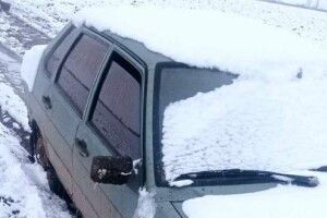 На Рівненщині чоловік викликав поліцію, щоб знайти загублене у полі авто