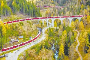 У Швейцарії встановили рекорд із найдовшим у світі пасажирським поїздом