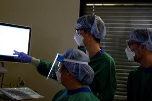 Новий штам коронавірусу: чи буде дієвою вакцина і чи можуть його підхопити ті, хто вже перехворів COVID-19  