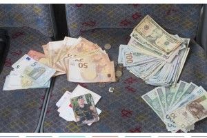 Польський водій повернув українцю гаманець в якому було 7700 доларів США, 945 євро та 575 злотих