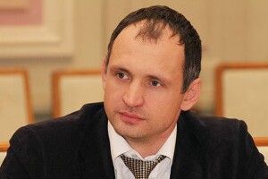 На день народження Татарова приїхали правоохоронці, пов’язані з розслідуванням його справи (Відео)