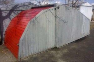 У Рівному чоловік обкрадав «батьківські» гаражі