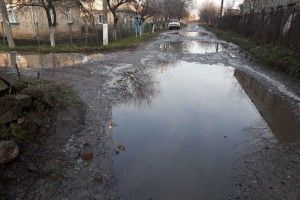 Лучани просять владу «забрати море» з вулиці Степана Кривенького