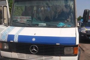 Волинські водії «маршруток» розмовляють по телефону за кермом і зволікають з технічним контролем автобусів