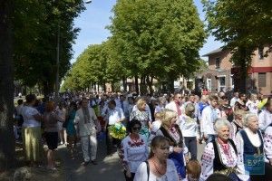 У Нововолинську за найкращу вишиванку дарують поїздку у Париж 