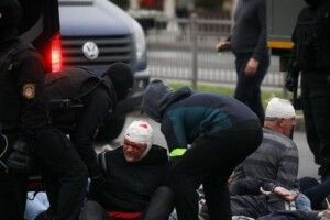 Силовики Білорусі заявили, що будуть стріляти бойовими в протестувальників