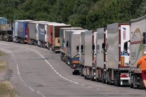 На «Ягодині» в черзі знову стоїть понад 1000 вантажівок (Відео)