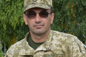 Через важку контузію заново вчився говорити, але знову повернувся в армію. Герої з 14 бригади
