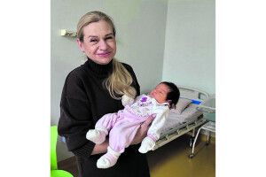 У Львові 46-річна жінка вперше стала мамою