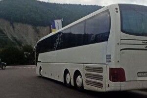 Волинські патрульні виявили документи з ознаками підробки в перевізника дітей