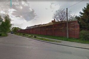 У Рівному затримали двох чоловіків, які мали перекинути телефони та наркотики через паркан СІЗО