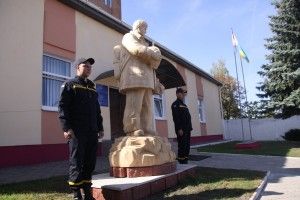 На Рівненщині відкрили пам’ятник Рятівнику