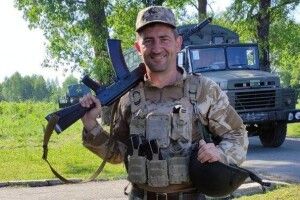 У Луцьку музикант-військовий грав на тромбоні, щоб допомогти побратимам (Відео)